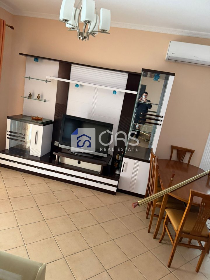 Jepet me qera apartament 2+1+2 ne 5 Maj .