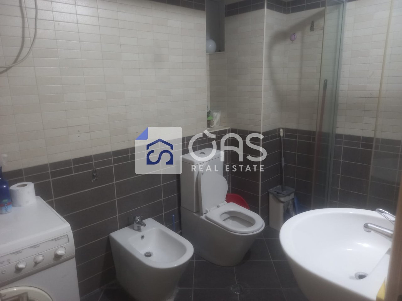 Jepet me qera apartament 2+1 21 dhjetori (perball oslos)