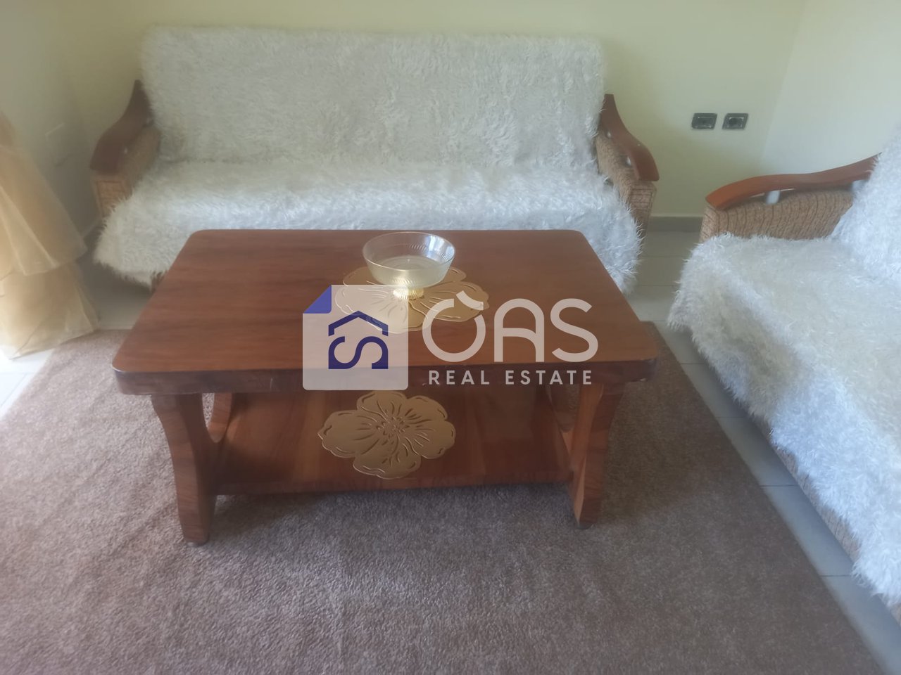Jepet me qera apartament 2+1 21 dhjetori (perball oslos)