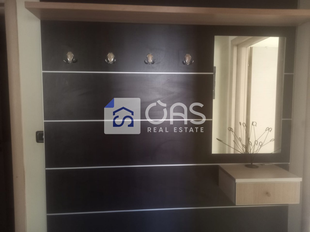 Jepet me qera apartament 2+1 21 dhjetori (perball oslos)