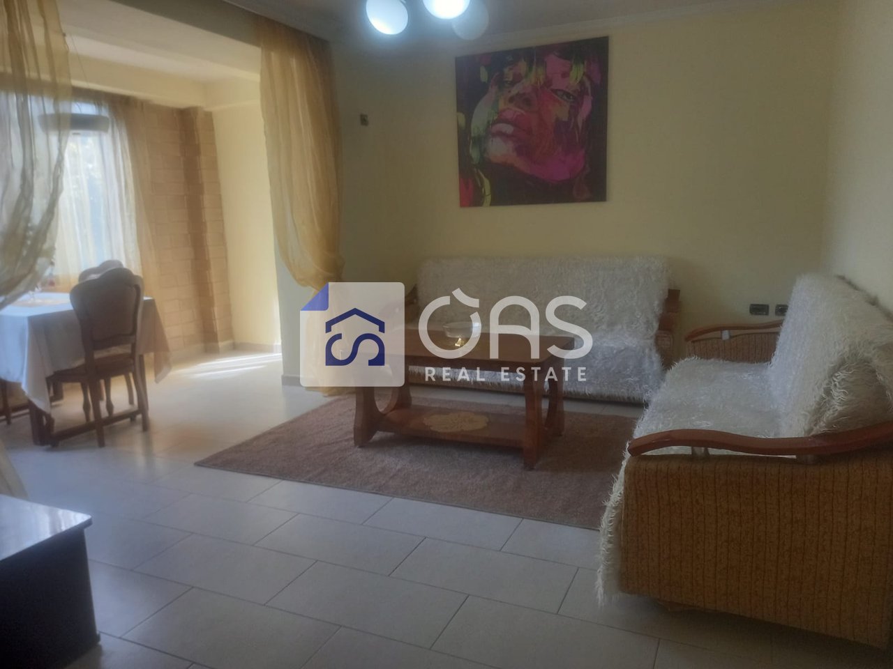 Jepet me qera apartament 2+1 21 dhjetori (perball oslos)