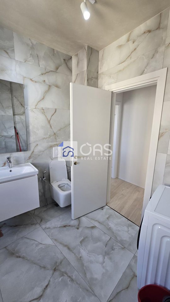 Jepet apartament me qera 1+1 Astir (pallati edglis)