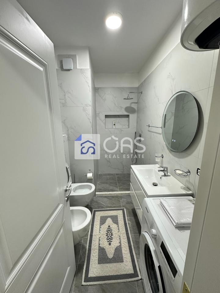 Jepet me qera apartament 2+1+2 QSUT (perball ministris se mbrojtjes)