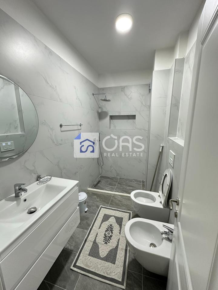Jepet me qera apartament 2+1+2 QSUT (perball ministris se mbrojtjes)