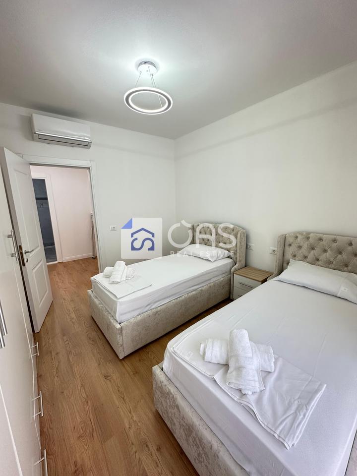 Jepet me qera apartament 2+1+2 QSUT (perball ministris se mbrojtjes)