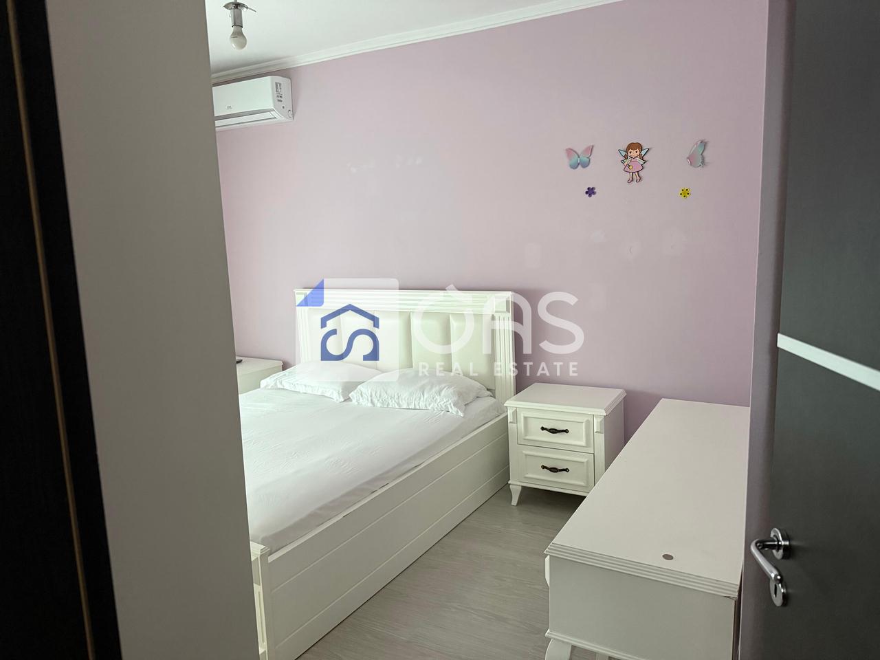 Appartamento 2+1 in affitto presso Komuna e Parisit.