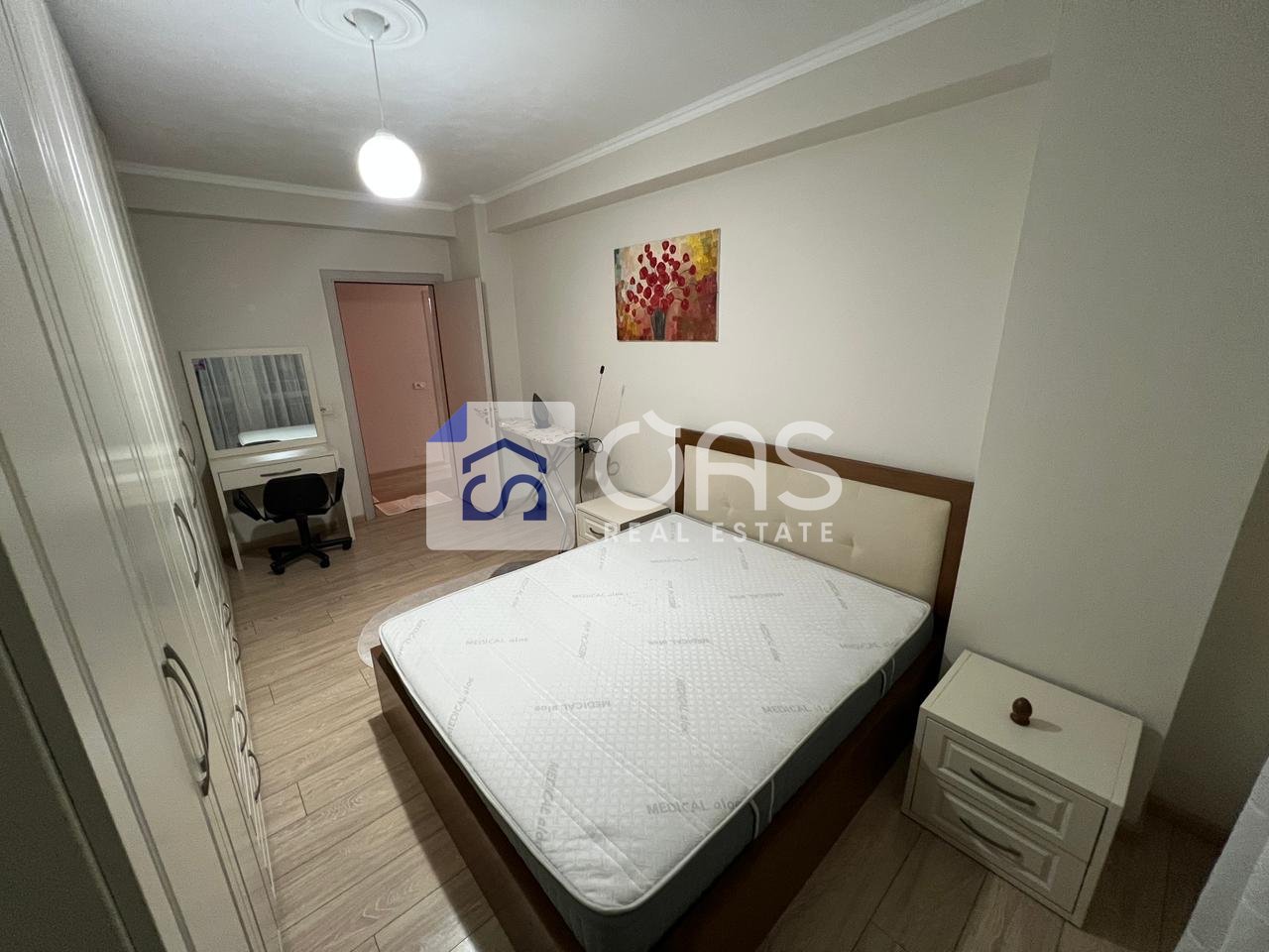 Jepet me qera apartament 2+1+2+post parkimi ne Astir