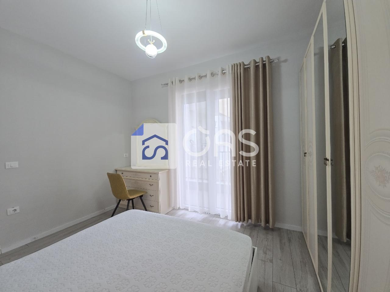 Jepet me qera  1+1 tek Komuna e Parisit