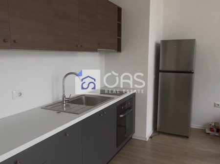 Jepet me qera apartament 1+1 bosh    pazari i ri (emi6)
