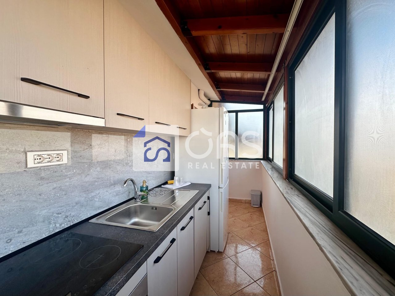 Jepet me qera apartament 2+1+2 pazari i ri