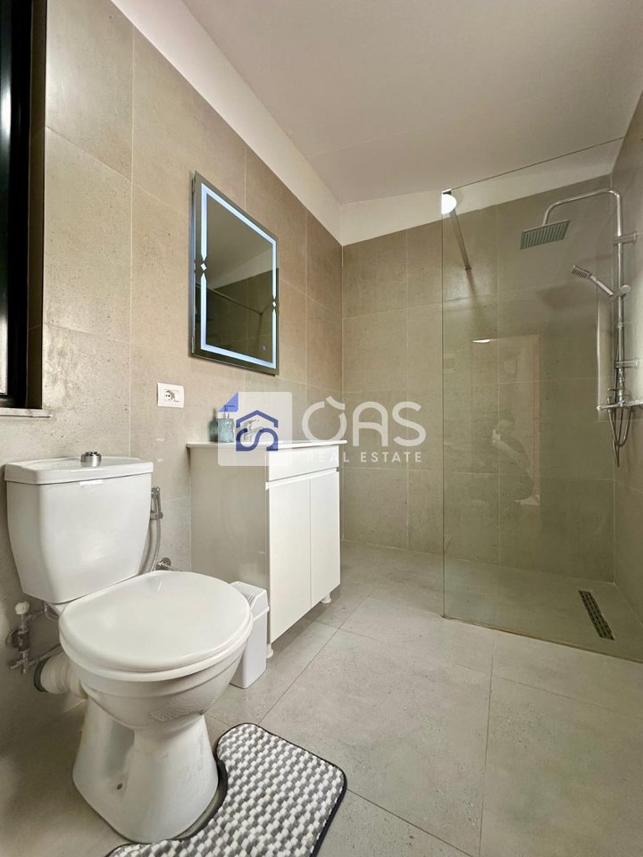 Jepet me qera apartament 2+1+2 pazari i ri