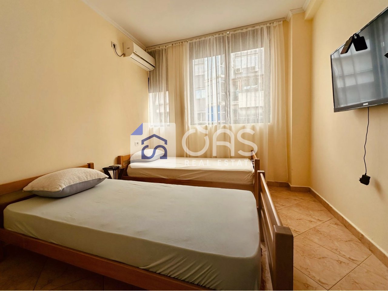 Jepet me qera apartament 2+1+2 pazari i ri