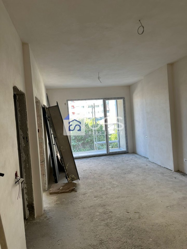 Vendesi appartamento 1+1 zona campo aviazione
