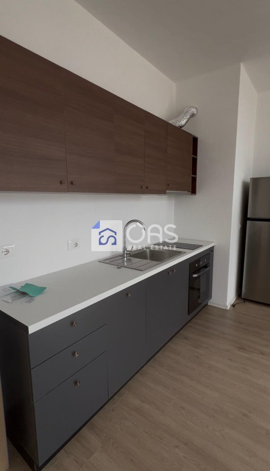 Jepet me qera apartament 1+1 bosh    pazari i ri (emi6)