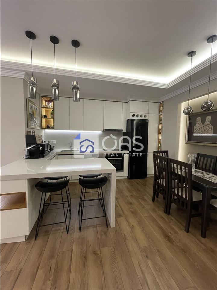 Jepet apartament me qera 2+1 Te Rruga Bardhyl