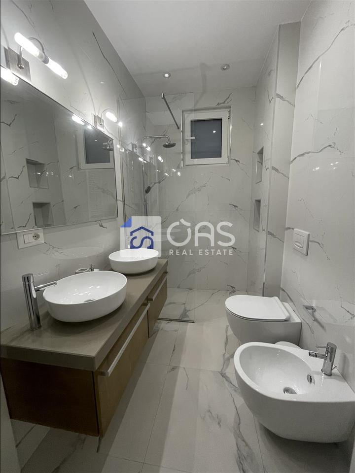 Jepet apartament me qera 2+1 Te Rruga Bardhyl
