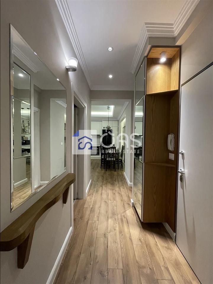 Jepet apartament me qera 2+1 Te Rruga Bardhyl
