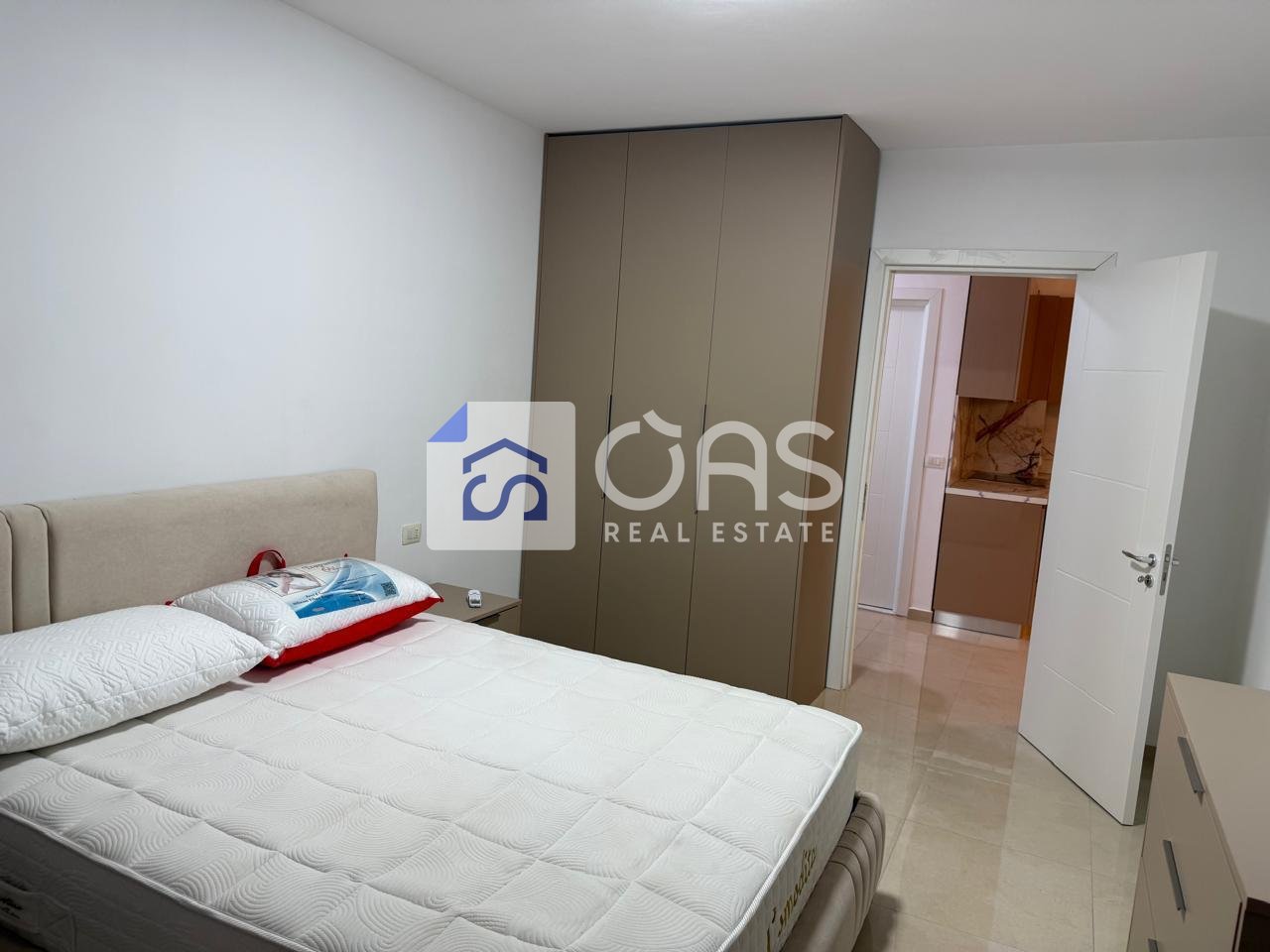 Jepet me qera apartament 2+1  Te Rruga e Dibres