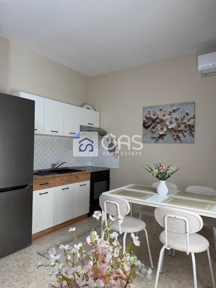 Jepet me qera Apartamenti 1+1 Rruga Elbasanit