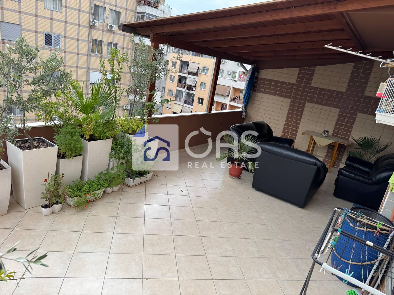 Jepet me qera Apartamenti 2+1 Astir