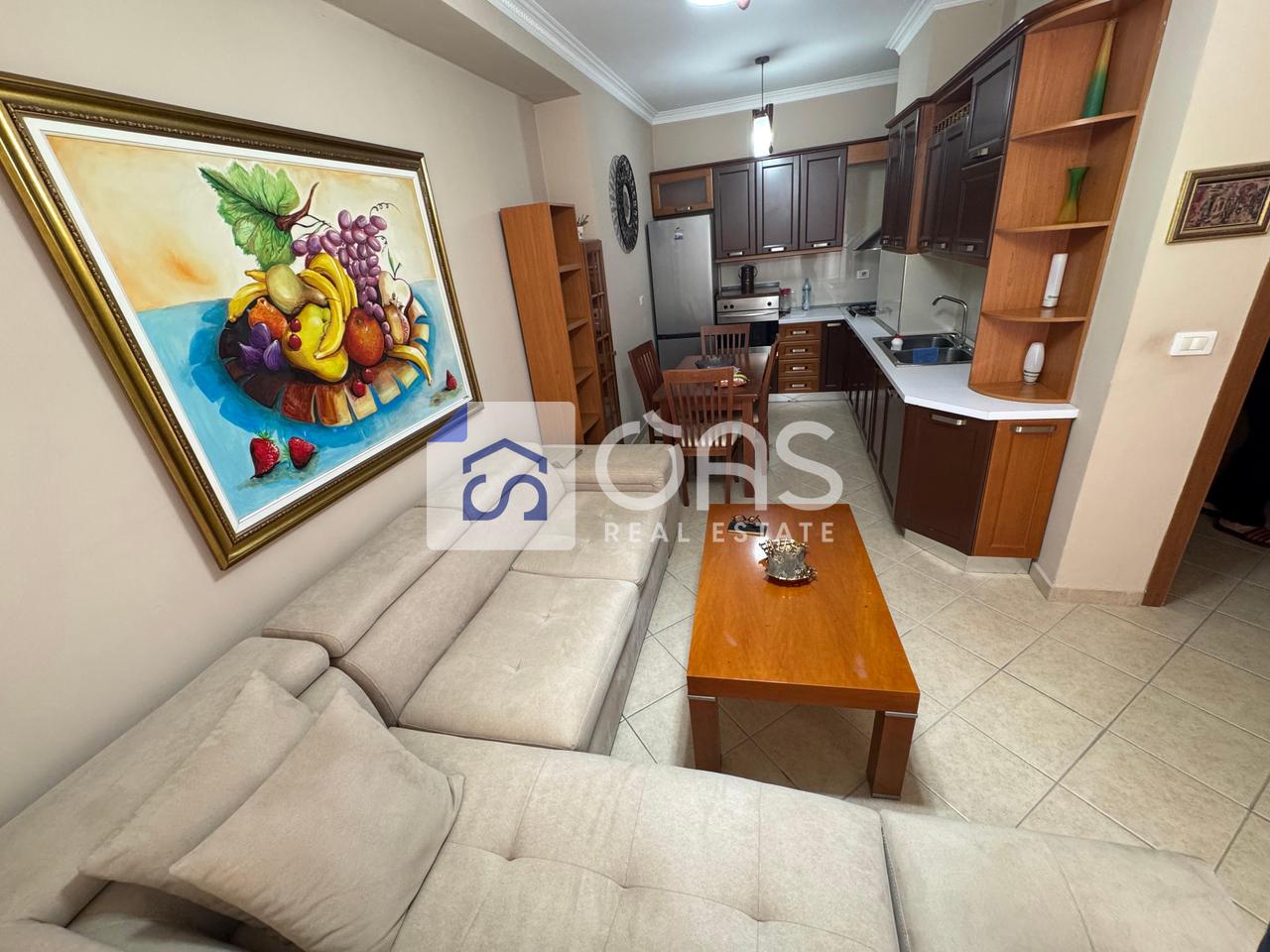 Jepet me qera Apartamenti 2+1 Astir