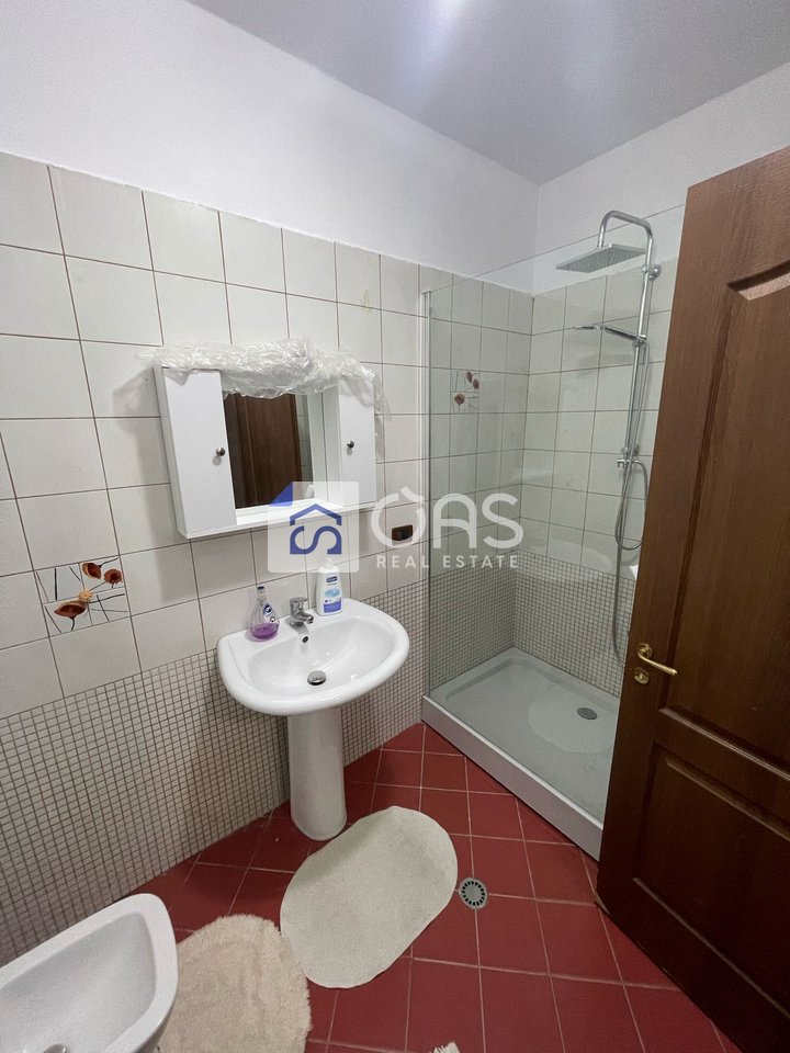 Jepet me qira  Apartamenti 3+1+2  Tregu Elektrik