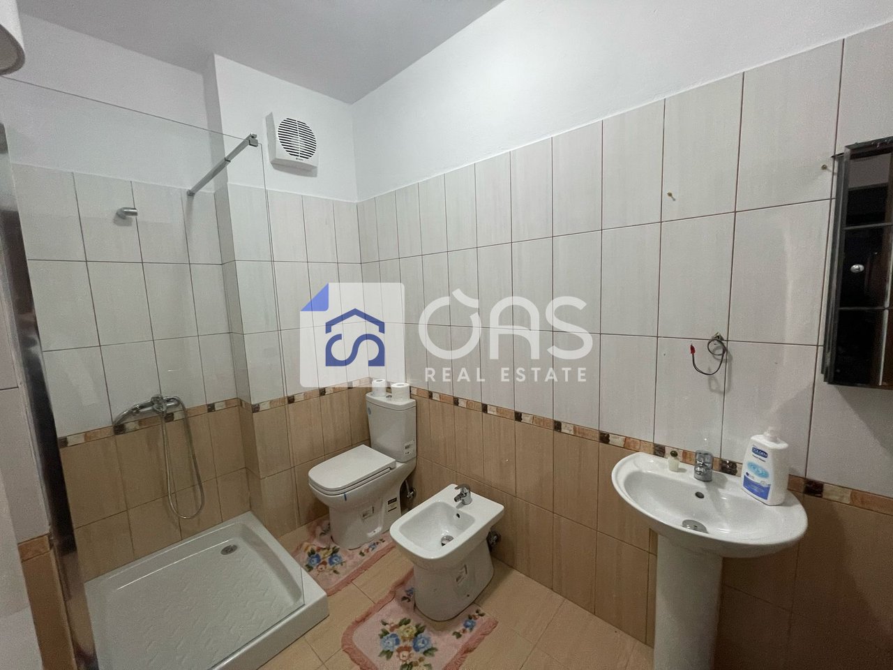 Jepet me qira  Apartamenti 3+1+2  Tregu Elektrik