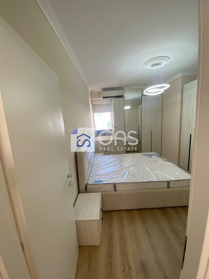 Jepet me qera apartament 1+1 tek Stacioni i Trenit.