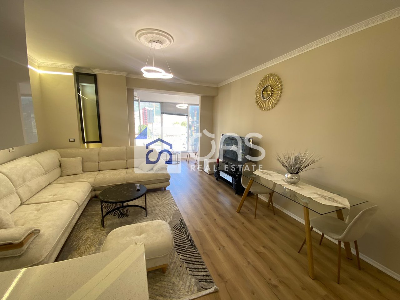 Jepet me qera apartament 1+1 tek Stacioni i Trenit.