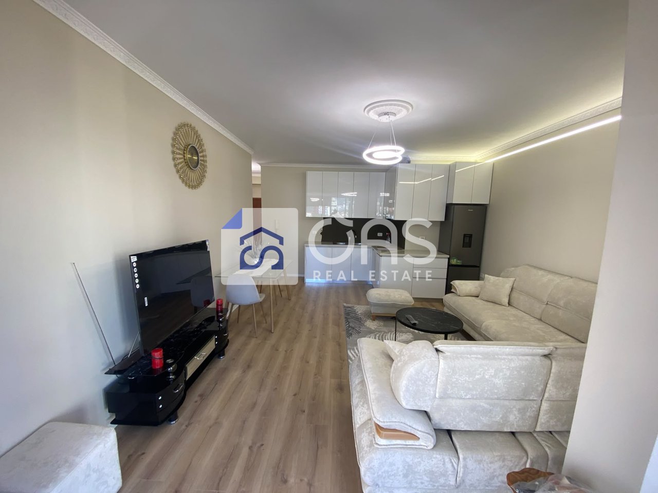 Jepet me qera apartament 1+1 tek Stacioni i Trenit.