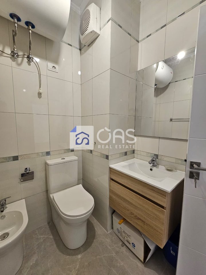 Shitet apartament 1+1 tek Rruga e Kavajes perball Delijorgjit.