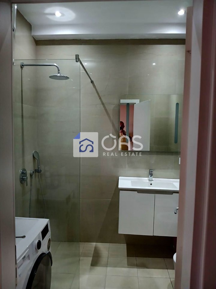 Jepet me qera apartament 1+1 te Rruga e Kavajes