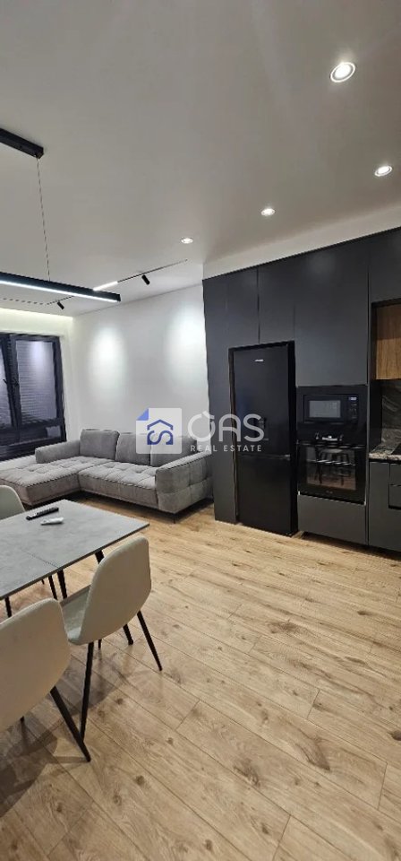 Jepet me qera Apartamenti 2+1+2   5 Maj