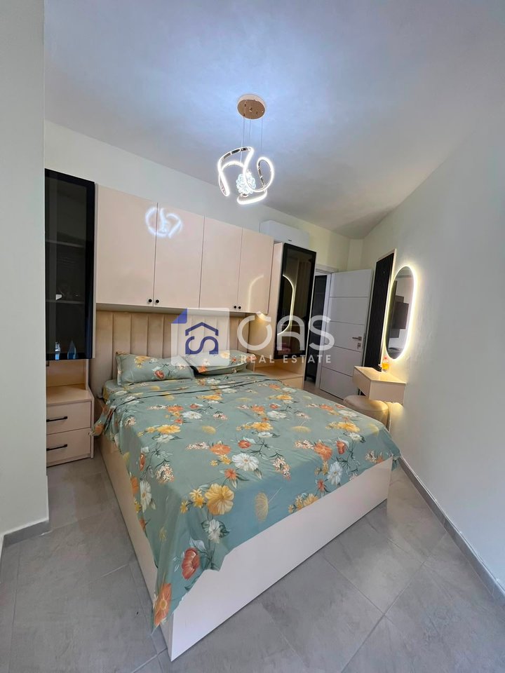Jepet me qera Apartamenti 1+1 me post parkimi    Selvia