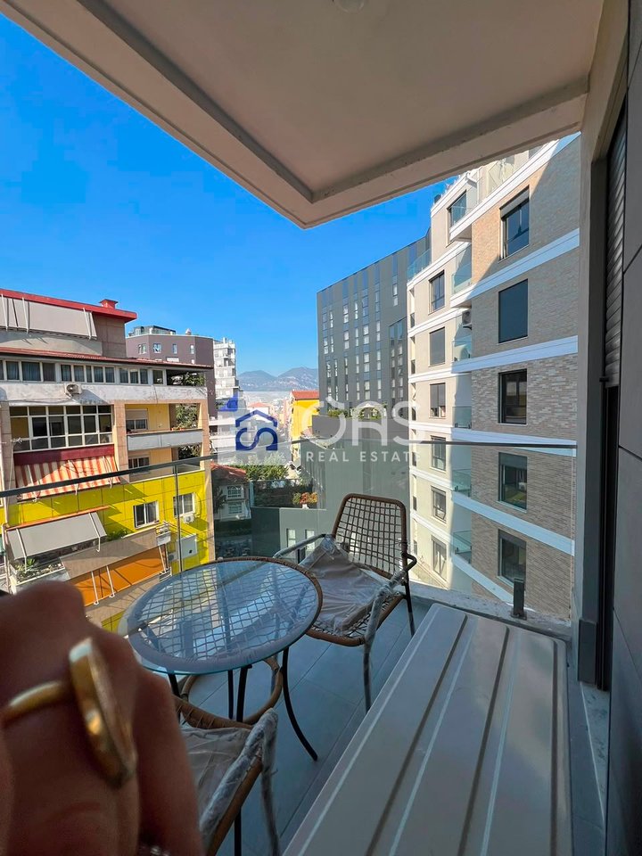 Jepet me qera Apartamenti 1+1 me post parkimi    Selvia