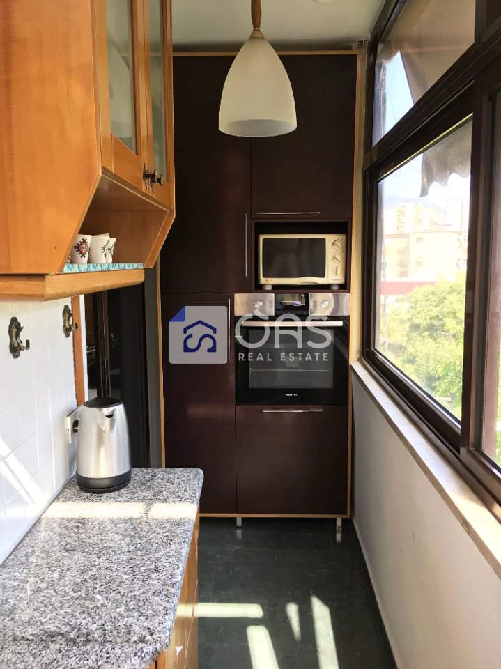 Jepet me qera Apartamenti 2+1 Rruga Durrsit,prane Qendres