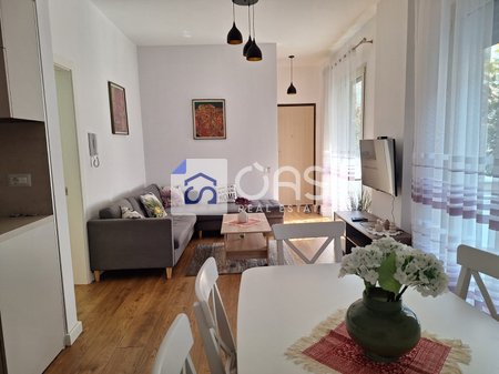 Jepet me qera apartament 2+1 te Rruga e Elbasanit