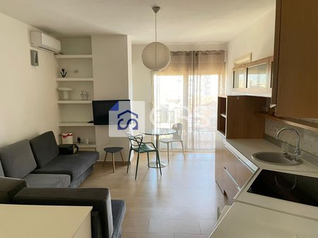 Appartamento 1+1 in affitto a Komuna e Parisit