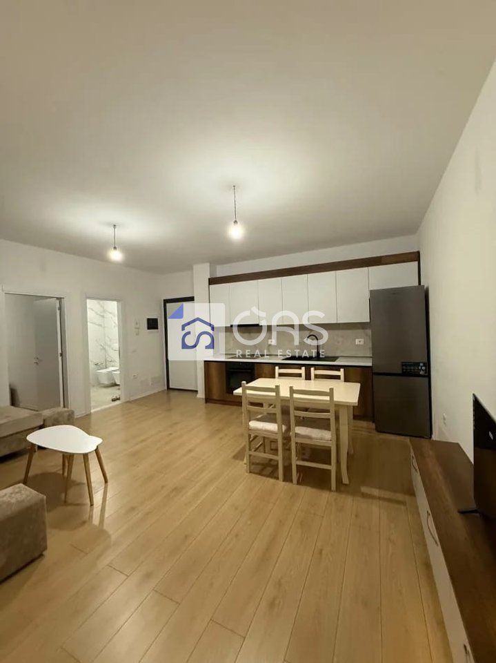 Jepet me qera apartament 1+1 ne Bulevardin e Ri.