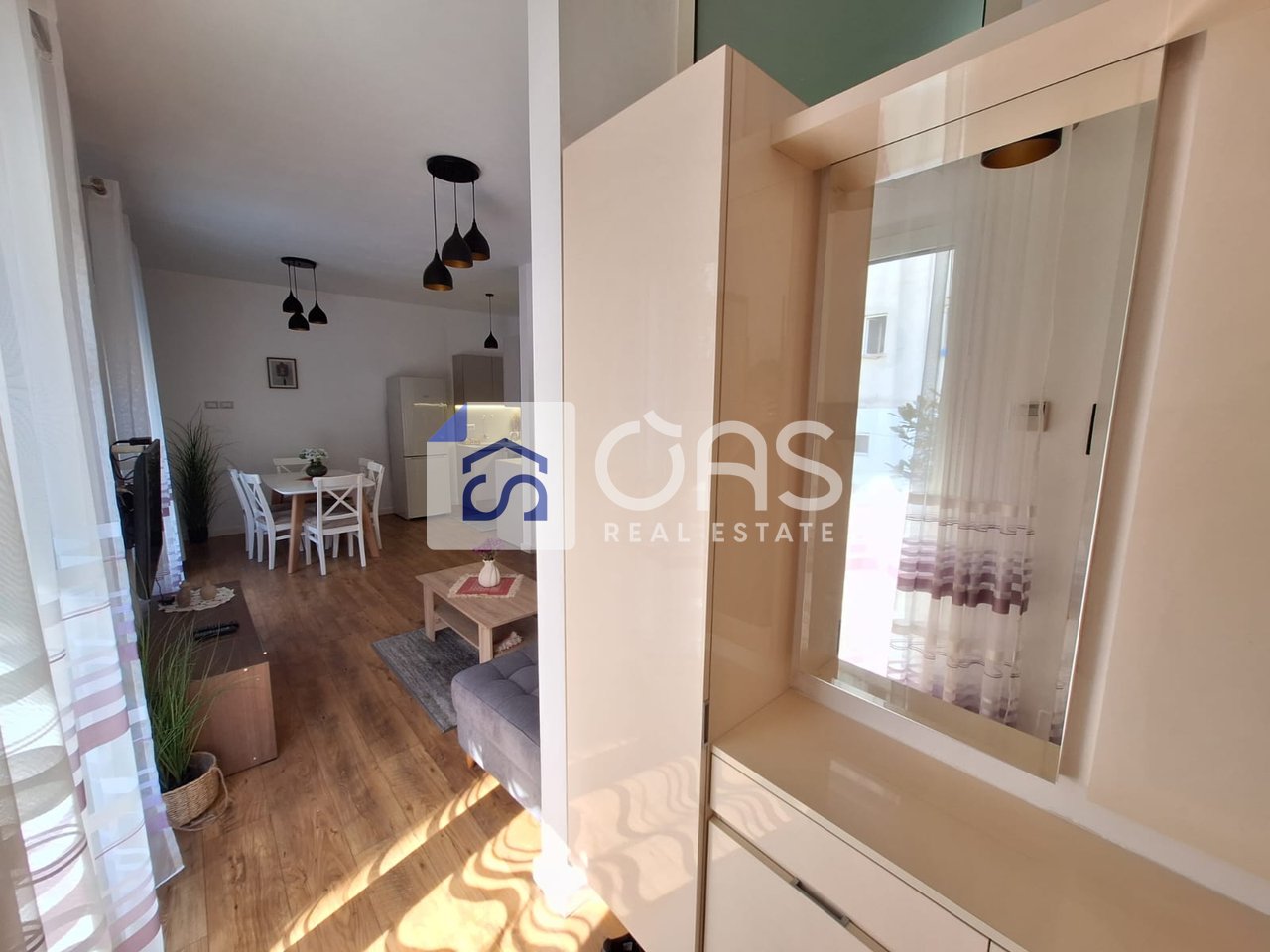 Jepet me qera apartament 2+1 te Rruga e Elbasanit