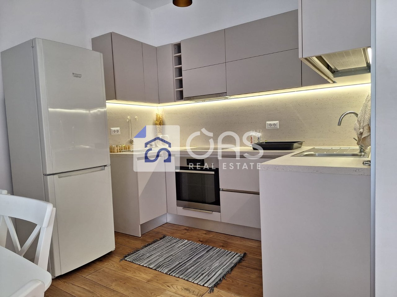 Jepet me qera apartament 2+1 te Rruga e Elbasanit