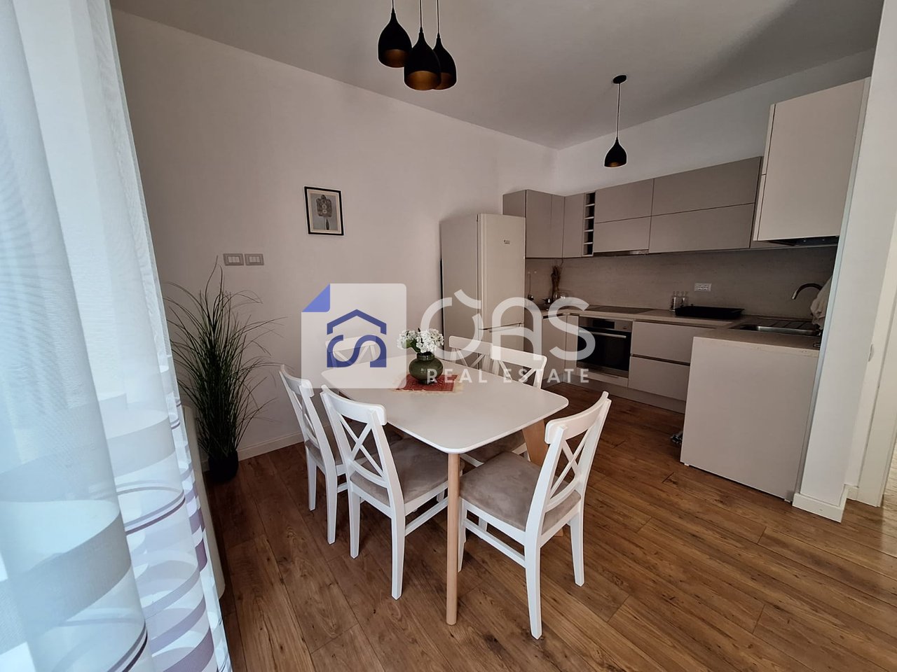 Jepet me qera apartament 2+1 te Rruga e Elbasanit