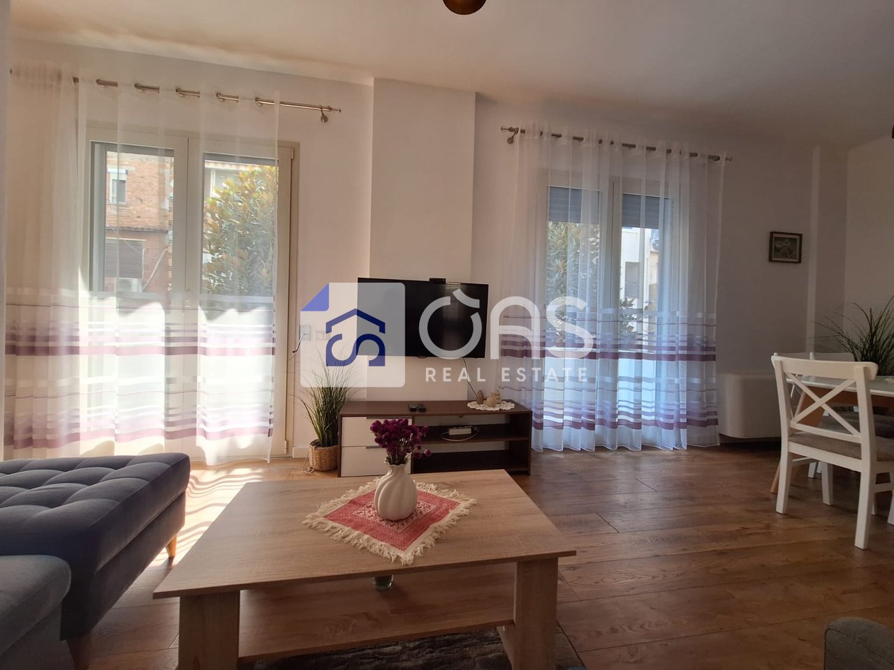 Jepet me qera apartament 2+1 te Rruga e Elbasanit
