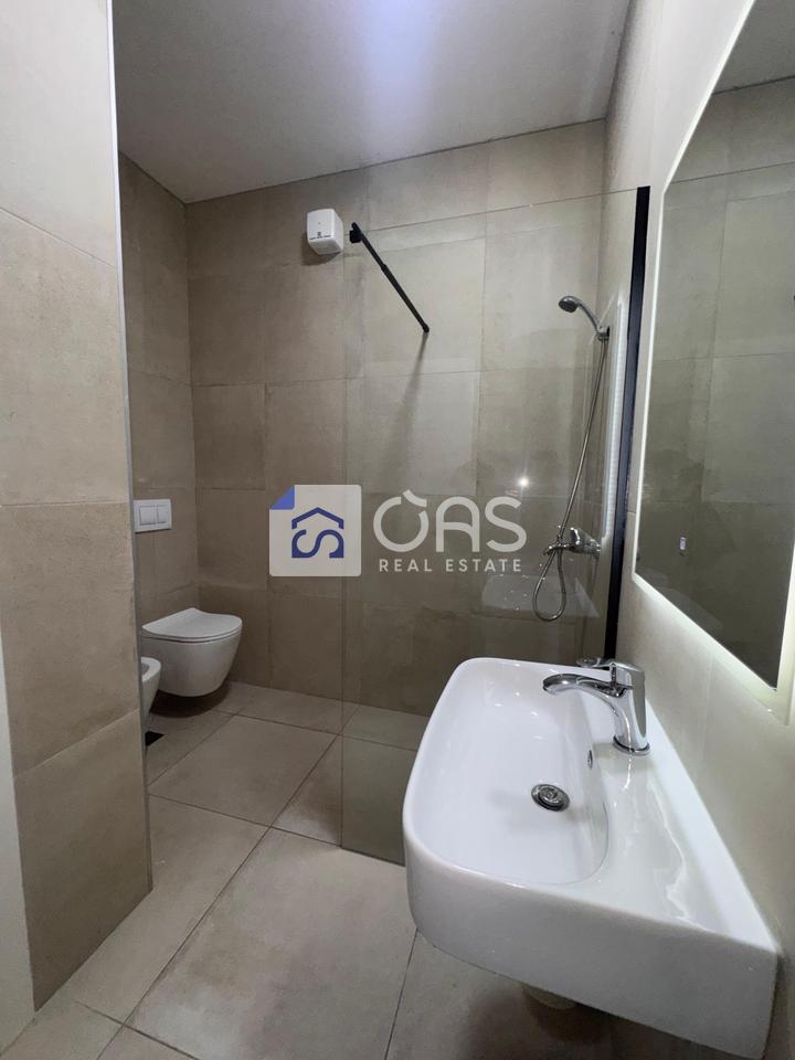 Jepet me qera apartament 1+1 tek Bulevardi i Ri.