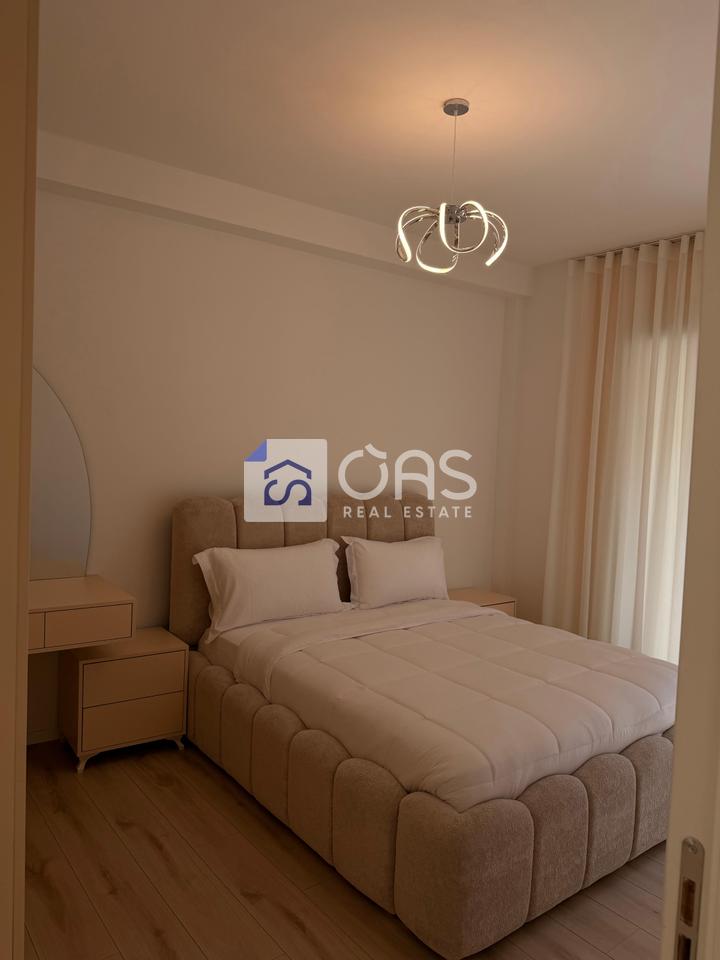 Jepet me qera apartament 1+1 tek Bulevardi i Ri.