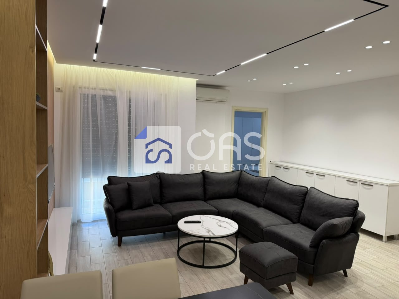 Jepet me qera apartament 1+1 ne Qender