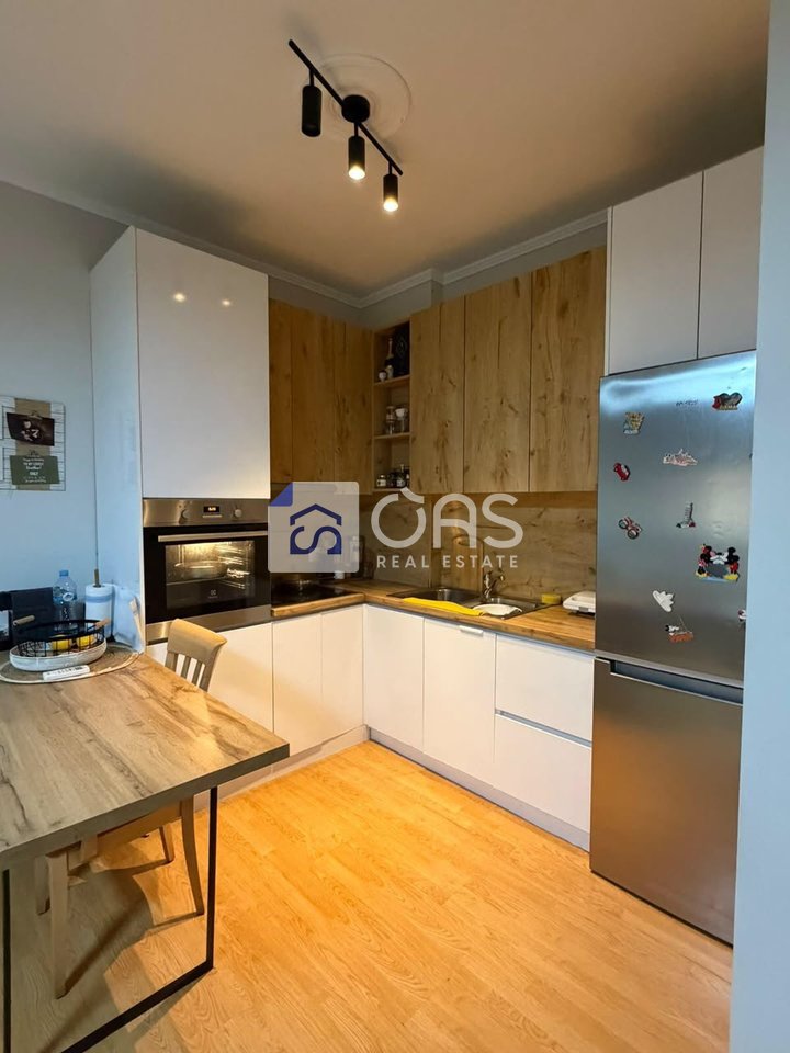 Jepet me qera apartament 2+1 te 21 Dhjetori