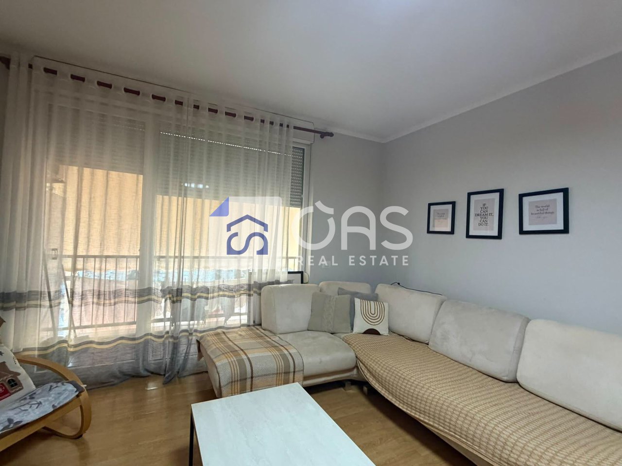 Jepet me qera apartament 2+1 te 21 Dhjetori