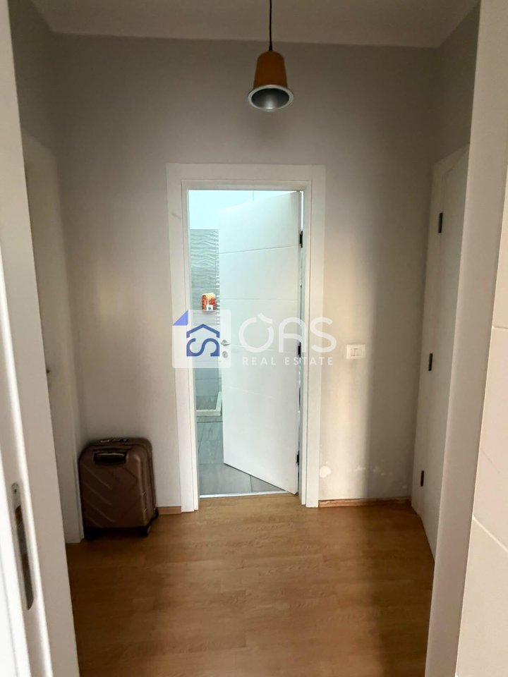 Jepet me qera apartament 2+1 te 21 Dhjetori
