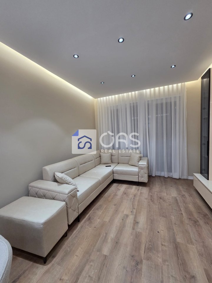 Jepet me qera apartament 1+1 ne 5 Maj.